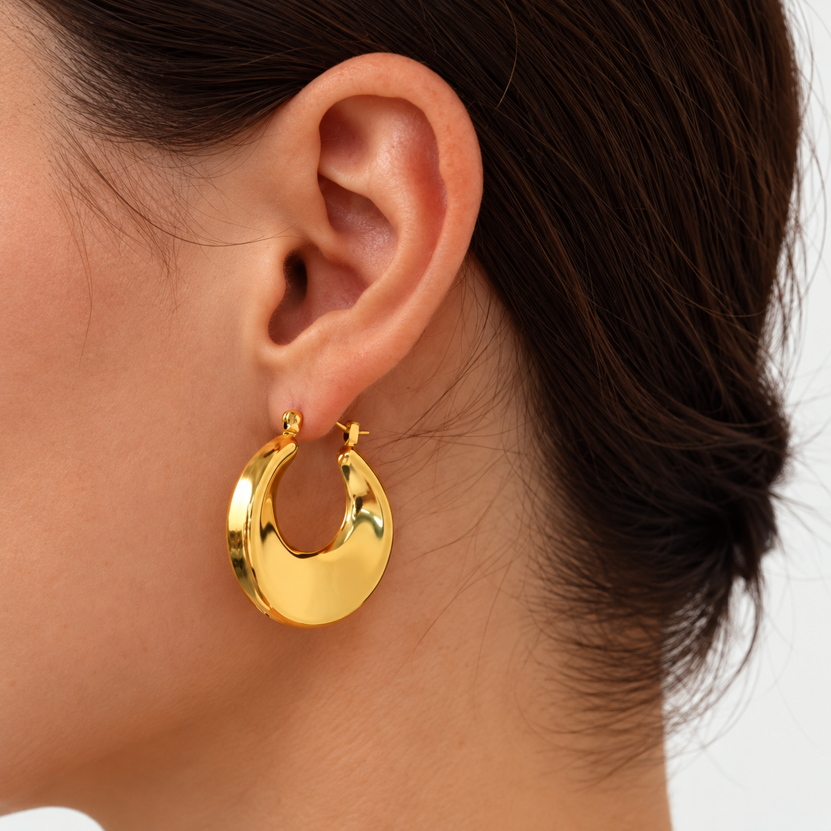 Elegant Sculpted Radiance Geometric Hoop Earrings