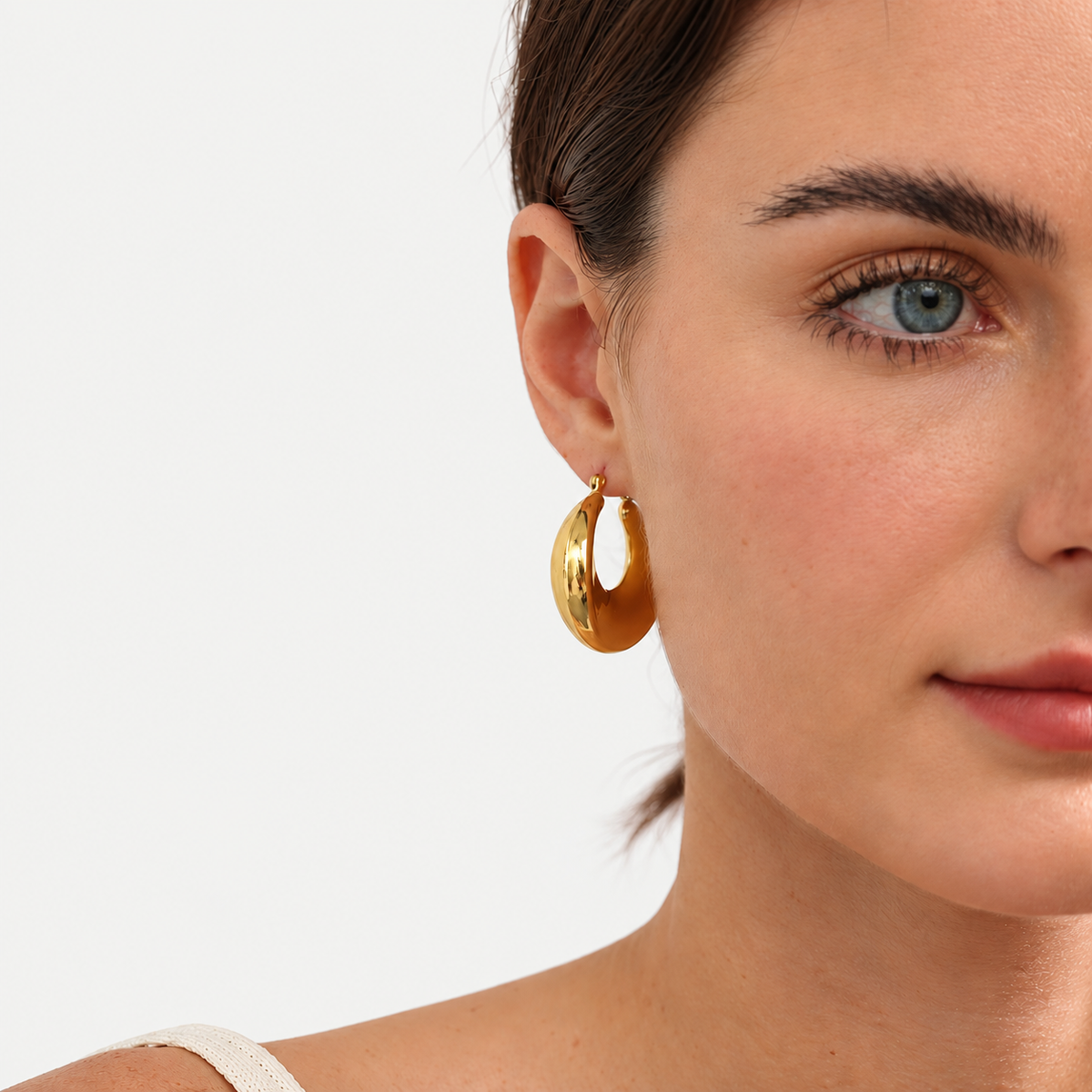 Elegant Sculpted Radiance Geometric Hoop Earrings